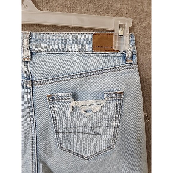 American Eagle Strigid Mom Jeans Womens 27 4 Blue Light Wash Destroyed NEW - Picture 8 of 13